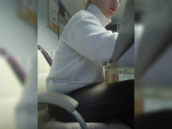 EmmiHot webcam model stream image