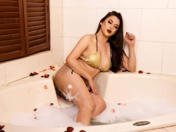 EhlaGray webcam model stream image