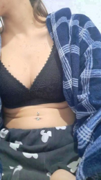 Monita8 webcam model stream image