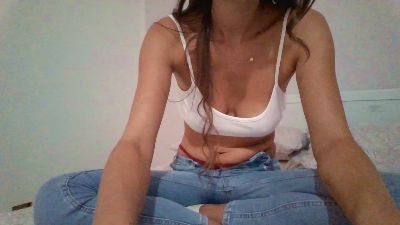 Adelinee webcam model stream image
