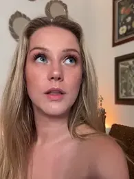 lexi_luv webcam stripchat model stream image