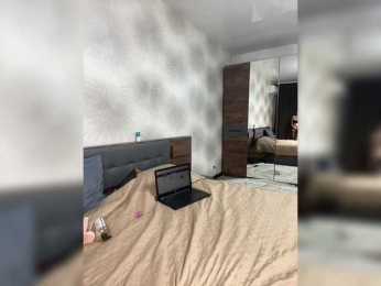 Lindseya webcam model stream image