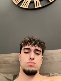 rich_papi webcam model stream image