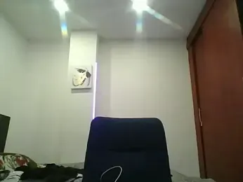 yissus_20_ webcam model stream image