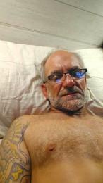 KCbadboy1 webcam model stream image