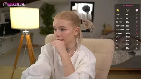 LexieLoree webcam model stream image