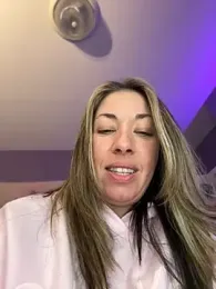 MiraKisss webcam stripchat model stream image