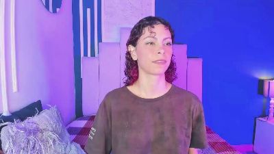 AliceMadnes webcam model stream image