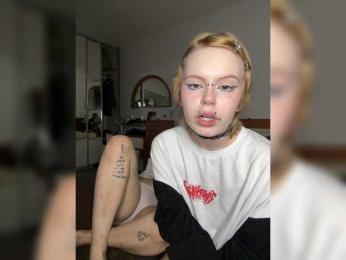 AliceAndMia webcam bongacams model stream image