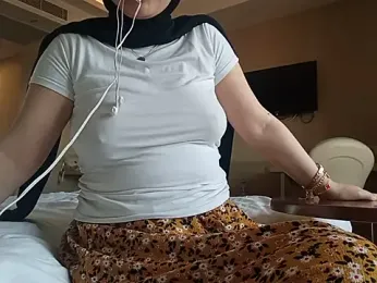 gizzz34 webcam stripchat model stream image