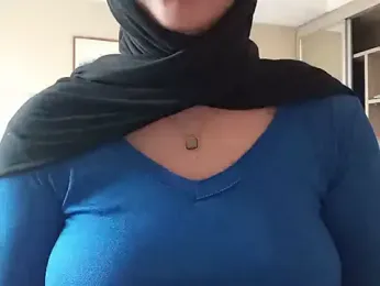 gizzz34 webcam stripchat model stream image