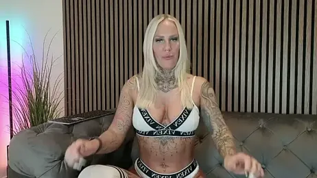 Lara-CumKitten webcam model stream image