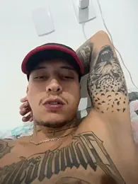 Ttinho webcam stripchat model stream image
