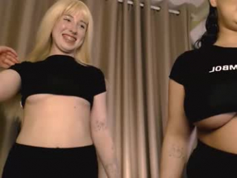 adellene webcam model stream image