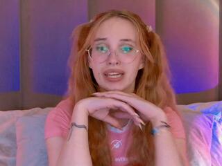 Lina Lewitt webcam model stream image