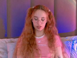 Lina Lewitt webcam model stream image