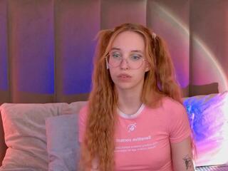 Lina Lewitt webcam model stream image