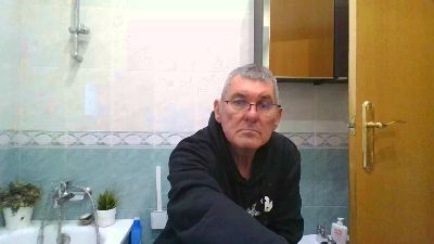 quique185bcn webcam model stream image