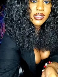 AmazonianMistress webcam model stream image