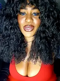 AmazonianMistress webcam model stream image