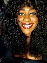 AmazonianMistress webcam model stream image