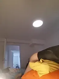 EyesNeverLies webcam model stream image