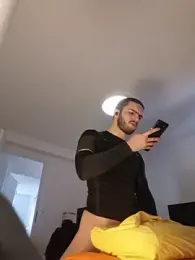 EyesNeverLies webcam model stream image