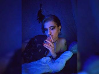 UntouchableSquirtWitch webcam bongacams model stream image