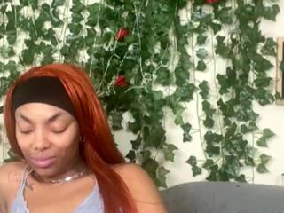 Simone Money webcam model stream image