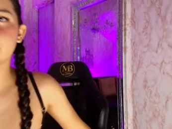 akimmi_ webcam model stream image