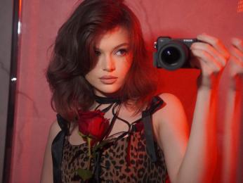 LunaBruna webcam livejasmin model stream image