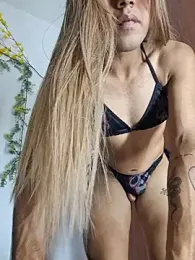 valery_honey_ webcam model stream image