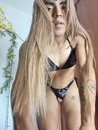 valery_honey_ webcam model stream image