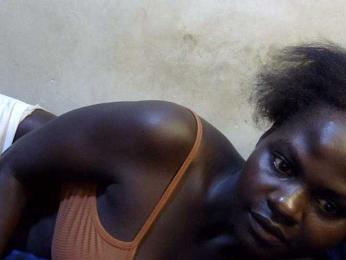 African-qeen1 webcam model stream image