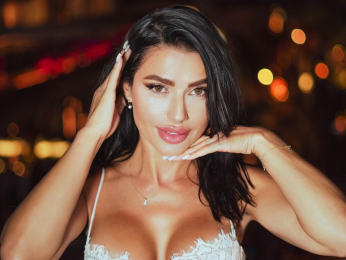 BiankaLeoness webcam model stream image