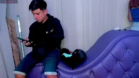 Yourslust_ webcam model stream image