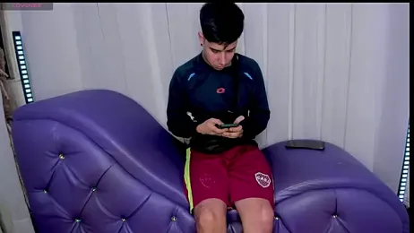 Yourslust_ webcam stripchat model stream image