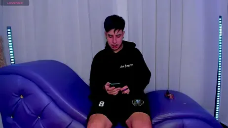 Yourslust_ webcam model stream image