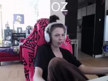 tinykylie webcam model stream image