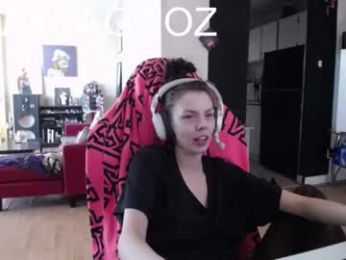 tinykylie webcam model stream image