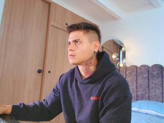 Marko Toro webcam flirt4free model stream image