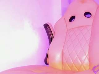 mia-royal webcam model stream image