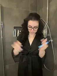 AdelinaAlia webcam model stream image