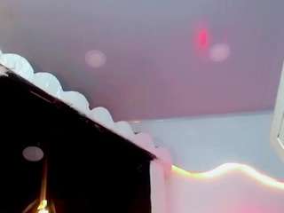 carolinna-doll webcam model stream image