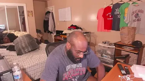 MrChuckDailyXXX webcam model stream image