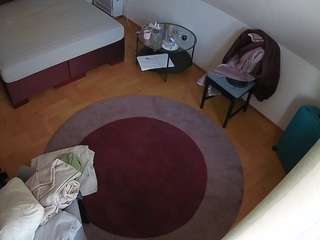 voyeurcam-julmodels-whitebed-5 webcam model stream image