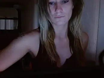 missymilf webcam model stream image