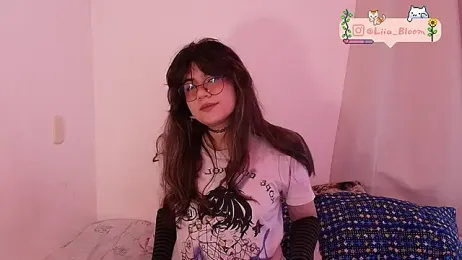 Liia-Bloom webcam model stream image