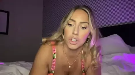 Fitnessbabe69 webcam model stream image