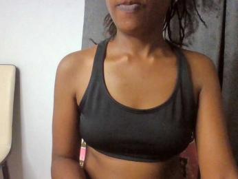 Hotchille webcam model stream image